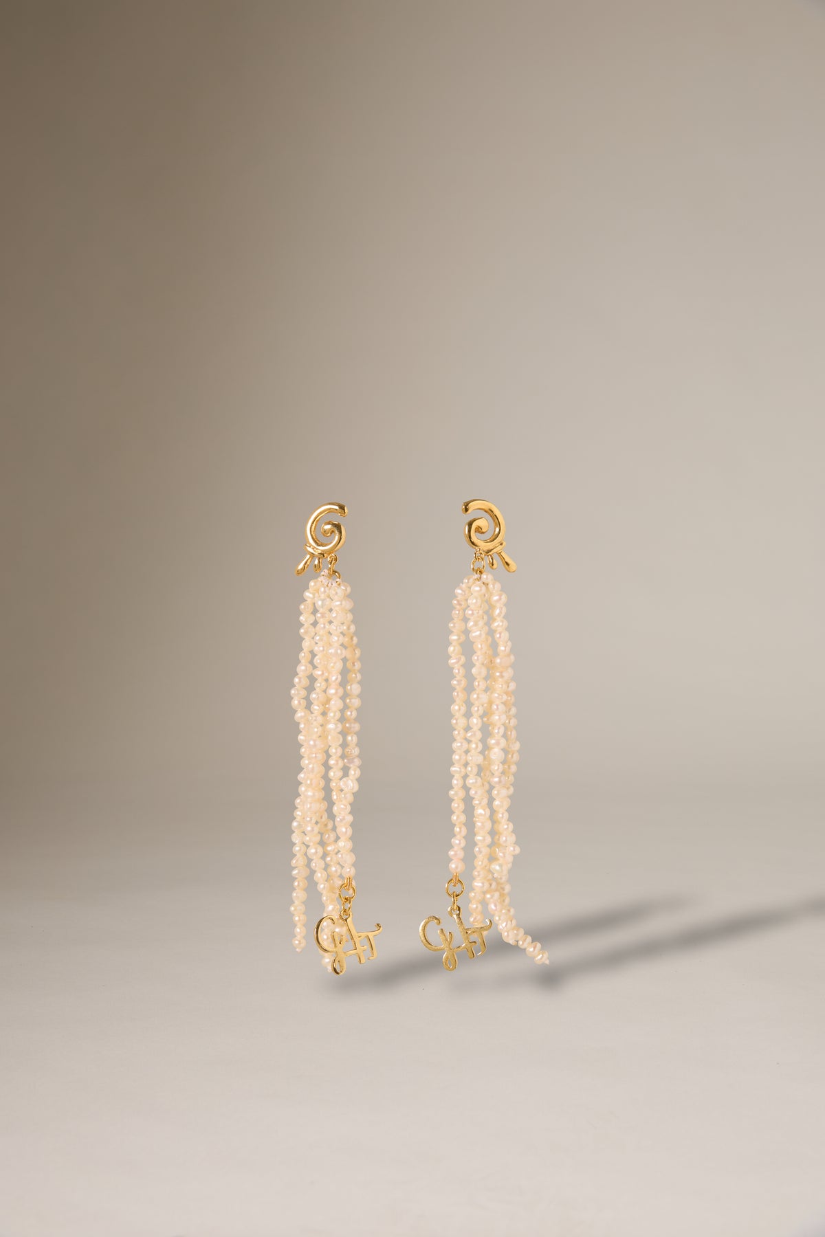 SHELLY PEARL EARRINGS