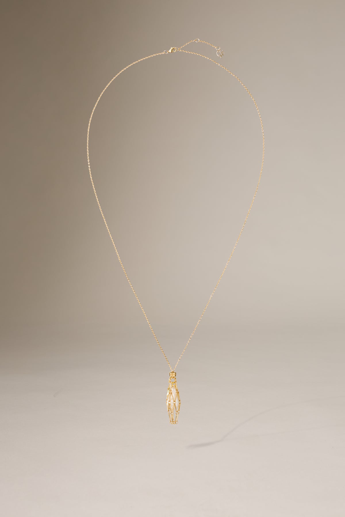 PEARL NET DROP NECKLACE - GOLD