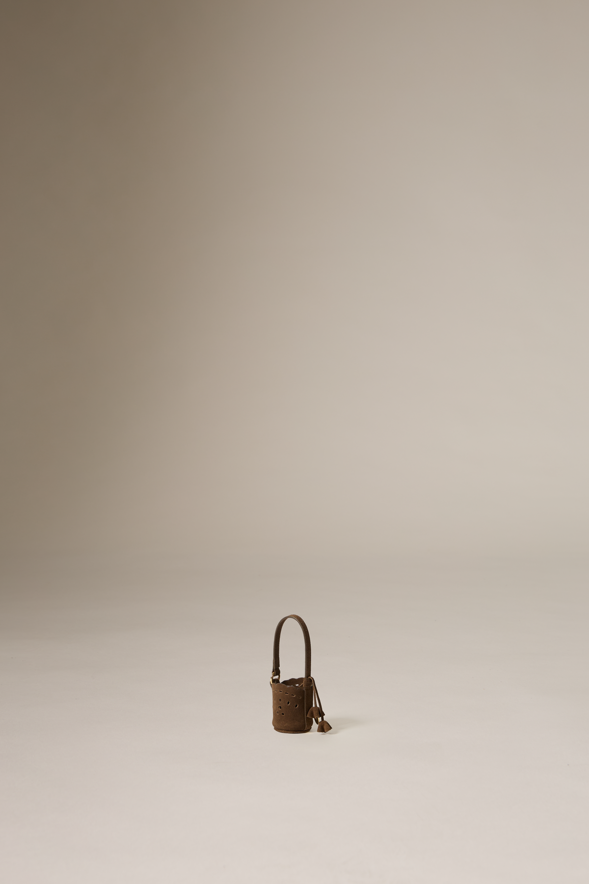 AROMA MINI BUCKET BAG - BROWN