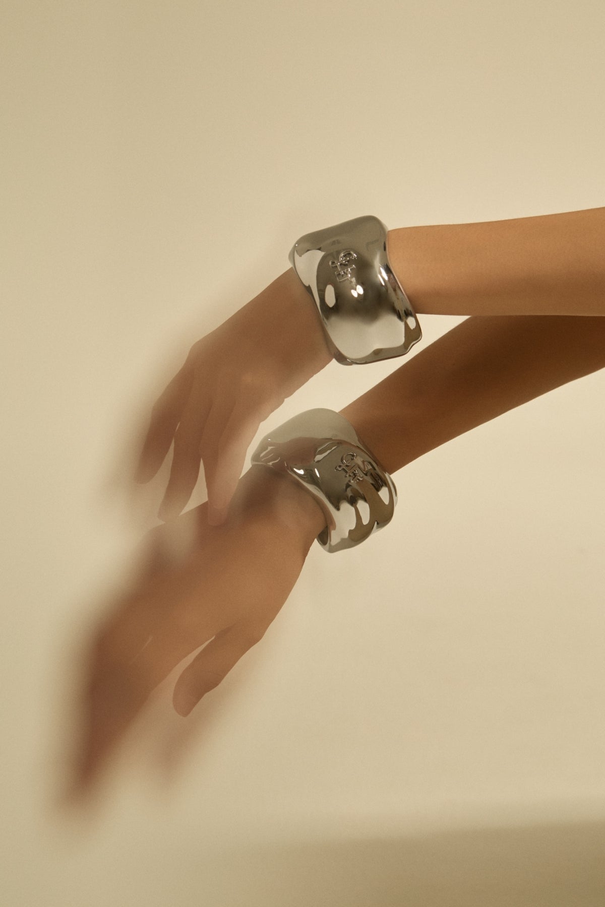 DANCING CUFF