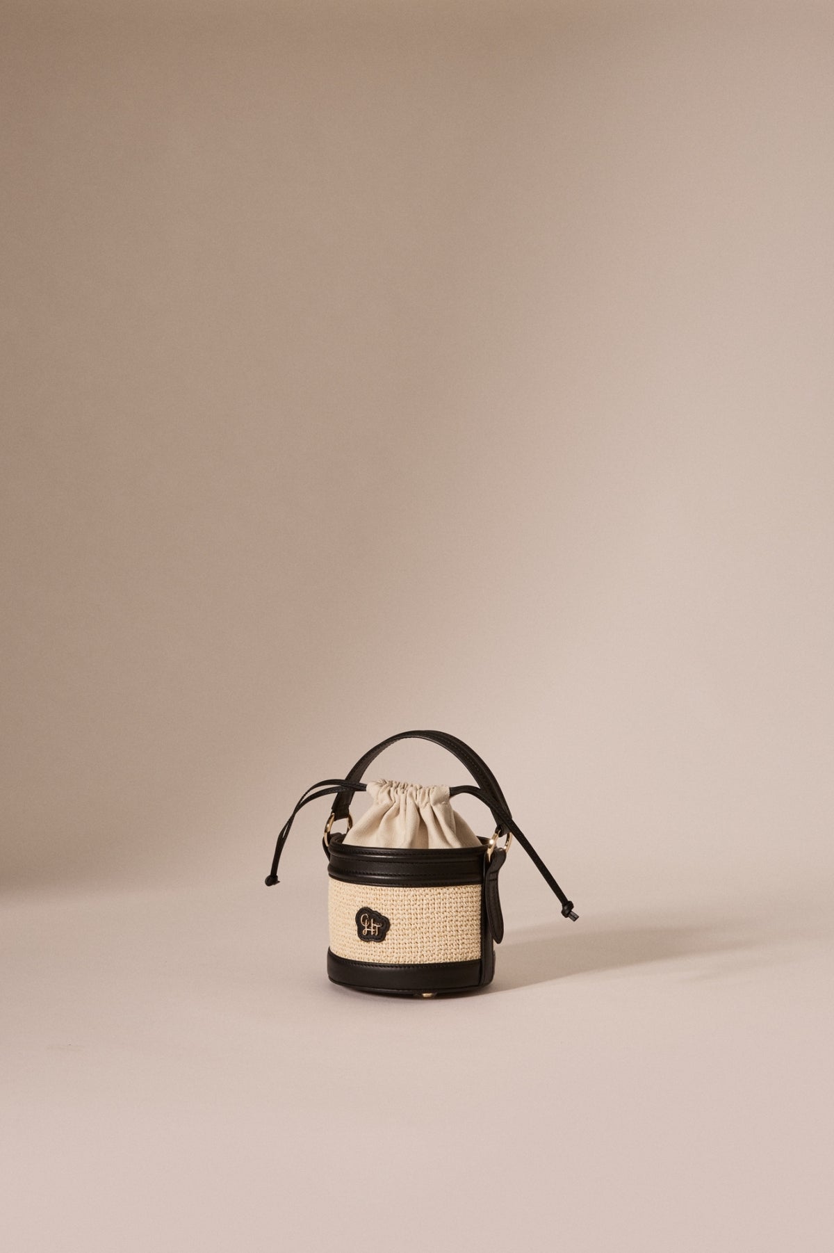 MILAN STRAW BASKET BAG