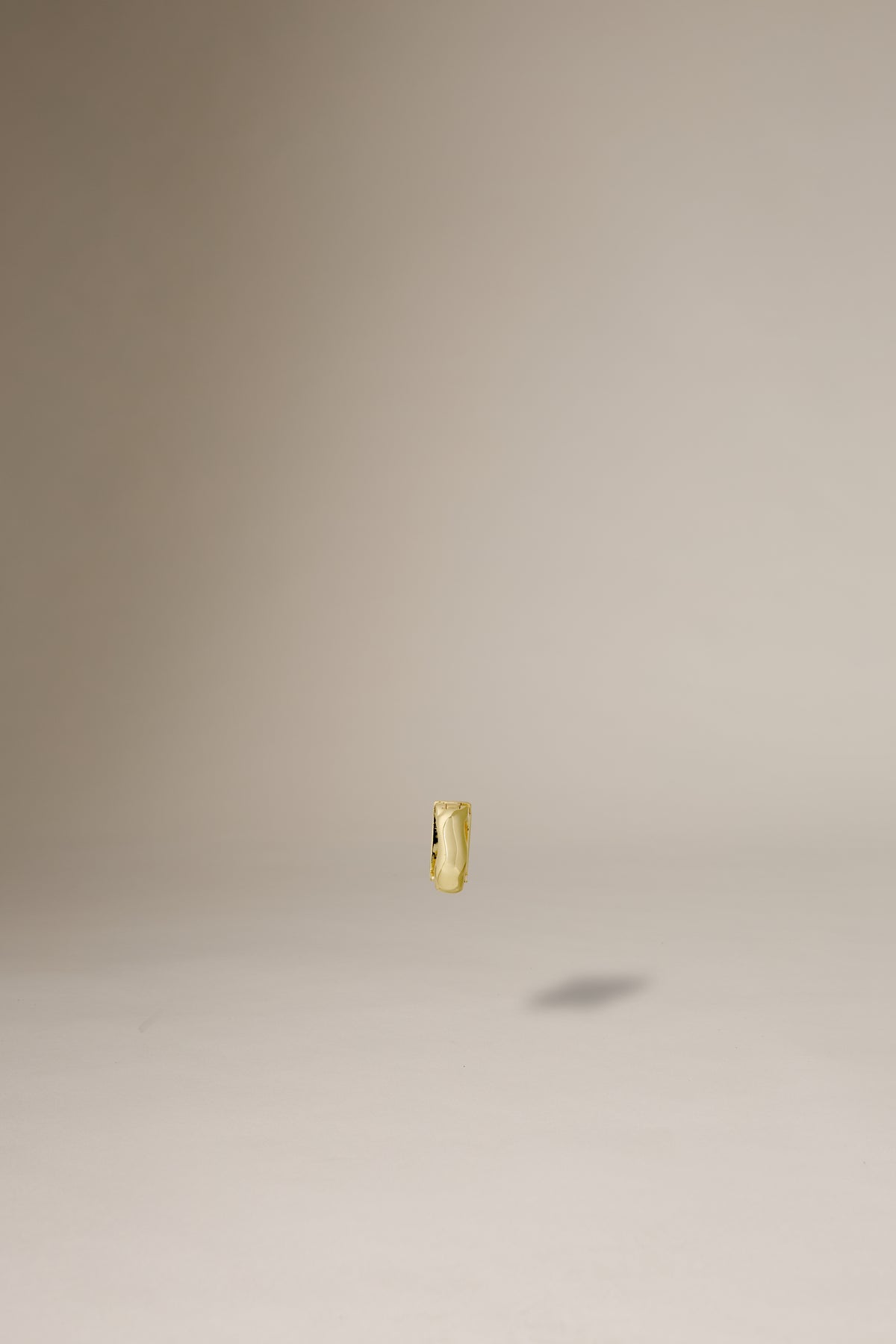 DANCING CLIP CHARM - GOLD