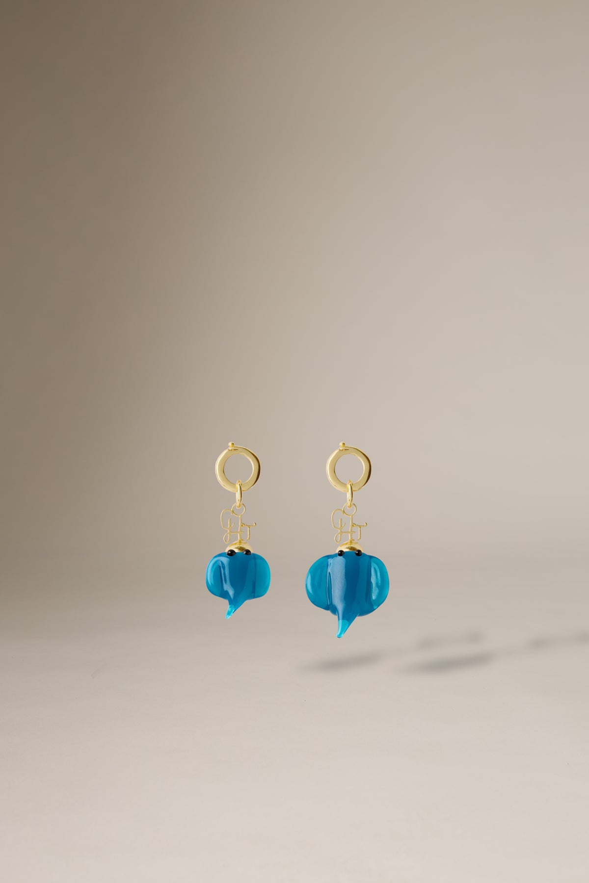 THE BLUE CHARM - STINGRAY