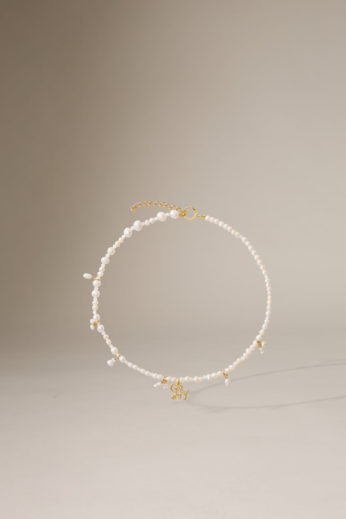 DANCING PEARL NECKLACE