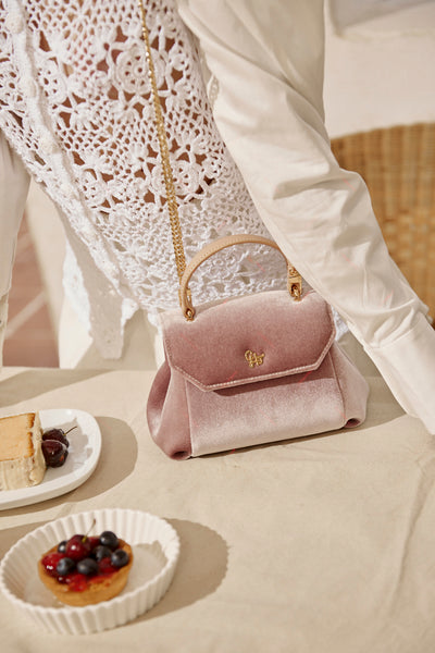 Glamour Velvet Handbag – KastBeautyTheatre